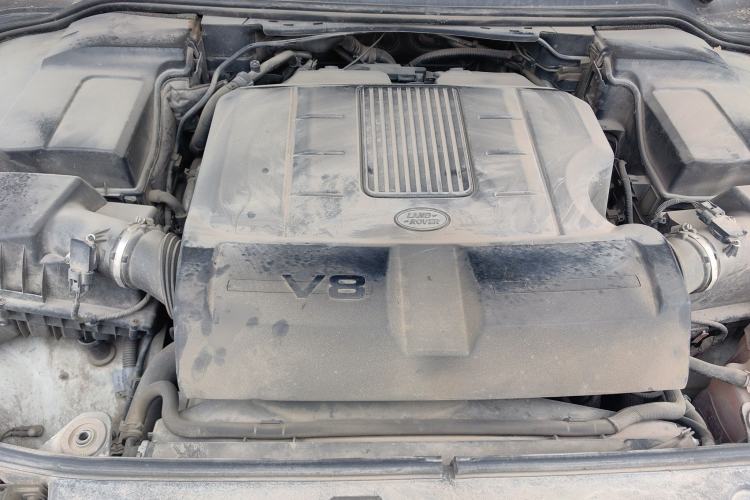 Used Land Rover Discovery 2010 5.0 V8 HSE Gasoline Model Engine Bay