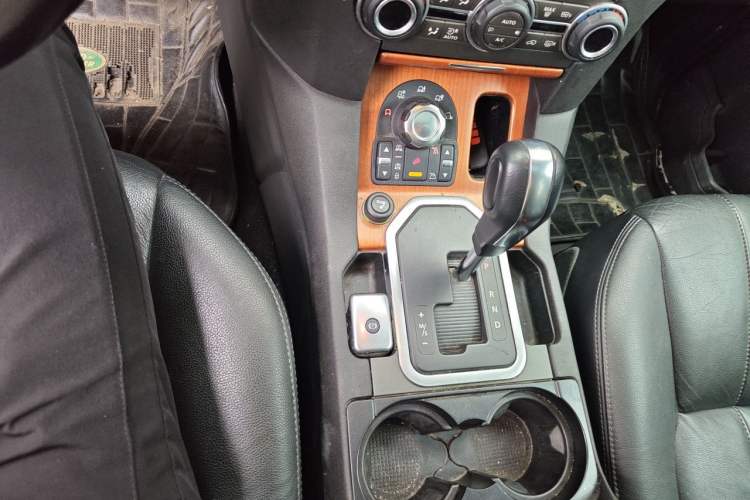 Used Land Rover Discovery 2010 5.0 V8 HSE Gasoline Model Gear Lever