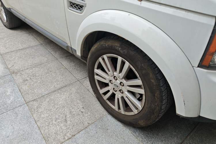 Used Land Rover Discovery 2010 5.0 V8 HSE Gasoline Model Right Front Wheel Hub
