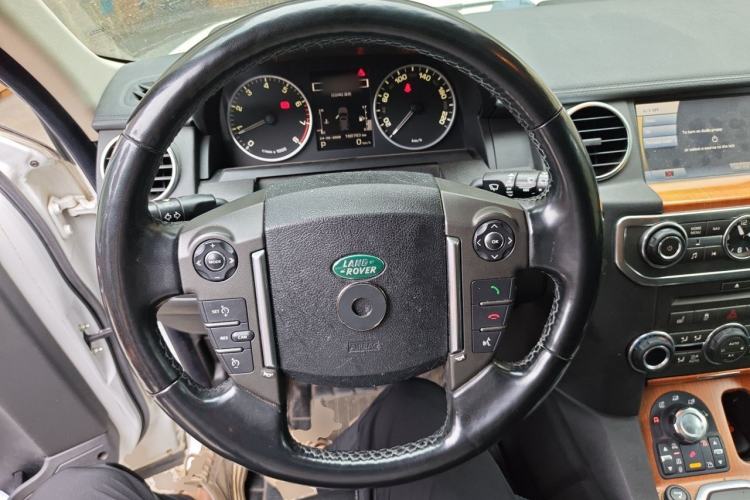 Used Land Rover Discovery 2010 5.0 V8 HSE Gasoline Model Steering Wheel