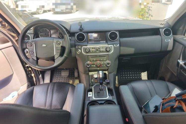 Used Land Rover Discovery 2011 3.0 SDV6 HSE Diesel Version Center Console