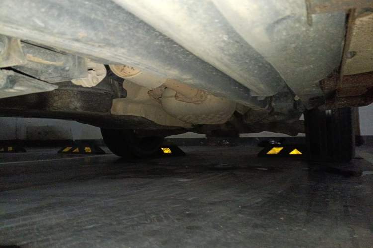 Used Land Rover Discovery 2011 3.0 SDV6 HSE Diesel Version Chassis Front Left