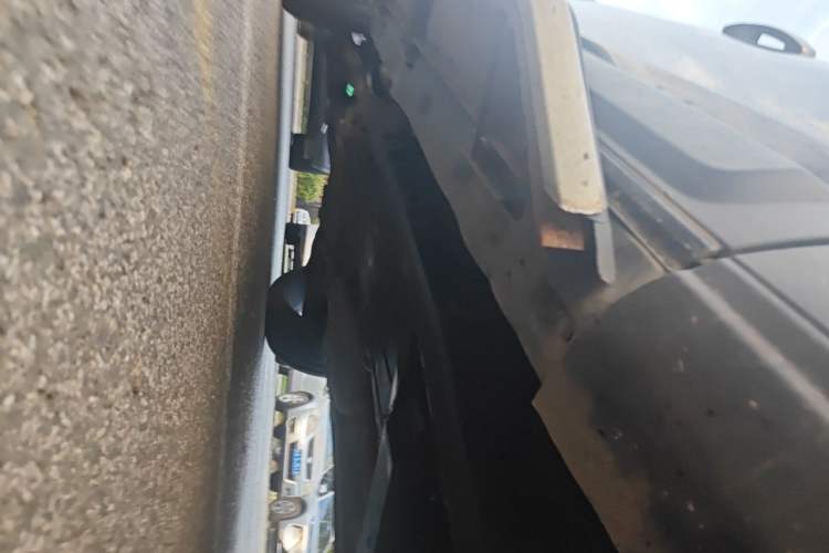 Used Land Rover Discovery 2011 3.0 SDV6 HSE Diesel Version Chassis Front Right