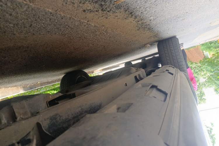 Used Land Rover Discovery 2011 3.0 SDV6 HSE Diesel Version Chassis Front Right
