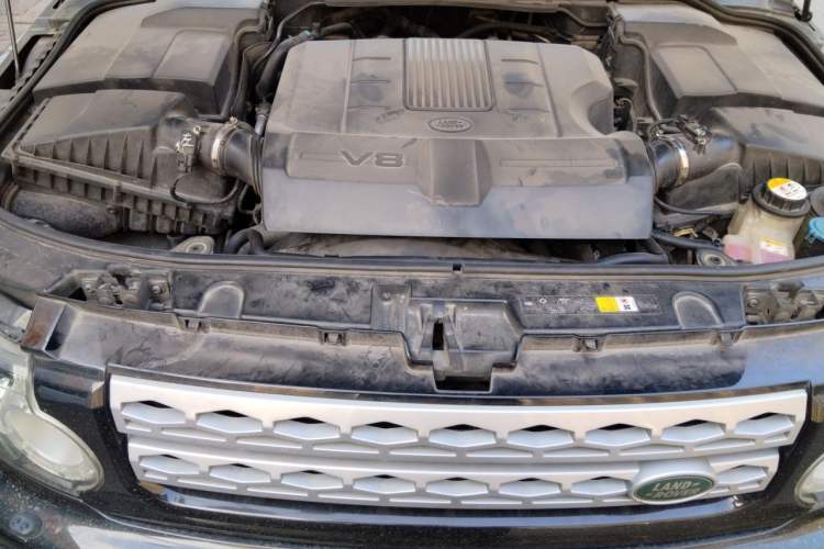 Used Land Rover Discovery 2011 5.0 V8 HSE Engine Bay
