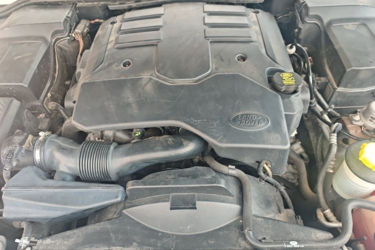 Used Land Rover Discovery 2011 4.0 V6 HSE Engine Bay