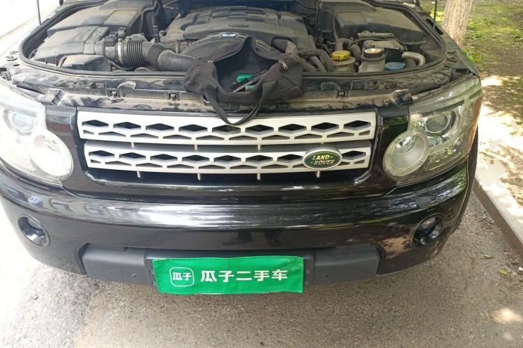 Used Land Rover Discovery 2011 3.0 SDV6 HSE Diesel Version Engine Bay