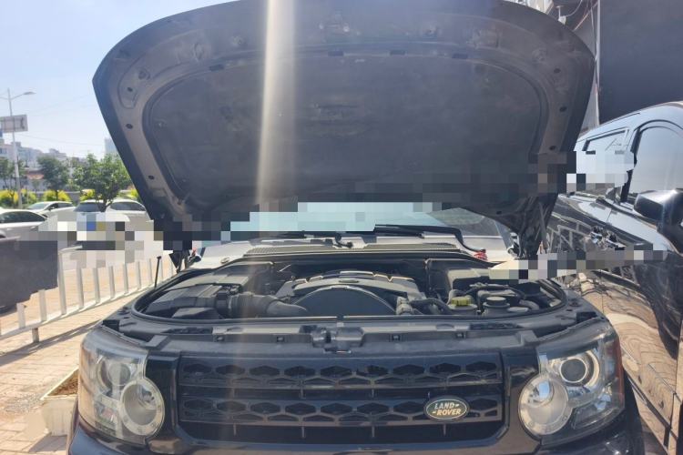 Used Land Rover Discovery 2011 3.0 SDV6 HSE Diesel Version Engine Bay