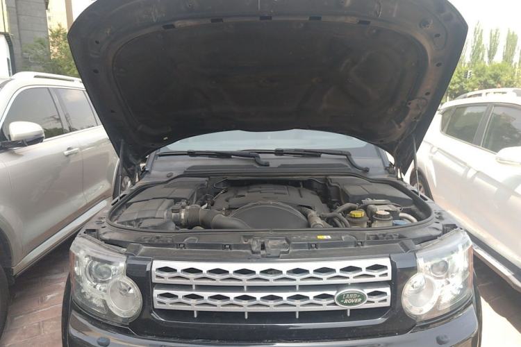 Used Land Rover Discovery 2011 3.0 SDV6 HSE Diesel Version Engine Bay