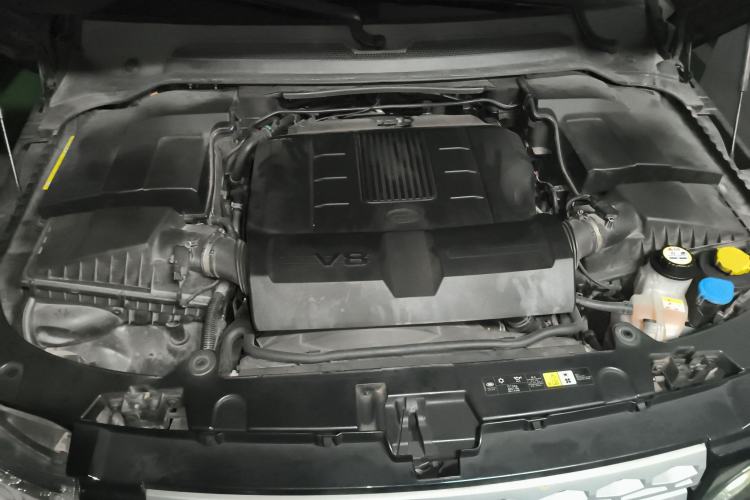 Used Land Rover Discovery 2011 5.0 V8 HSE Engine Bay