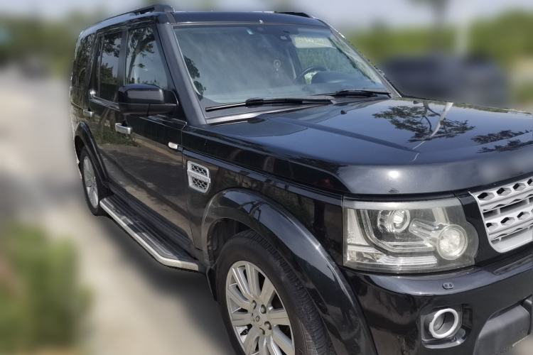 Used Land Rover Discovery 2011 3.0 SDV6 HSE Diesel Version Front Right 45 Deg