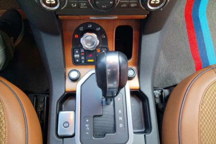 Used Land Rover Discovery 2011 5.0 V8 HSE Gear Lever