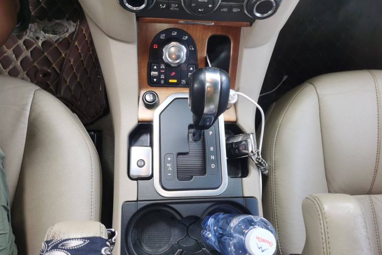 Used Land Rover Discovery 2011 3.0 SDV6 HSE Diesel Version Gear Lever