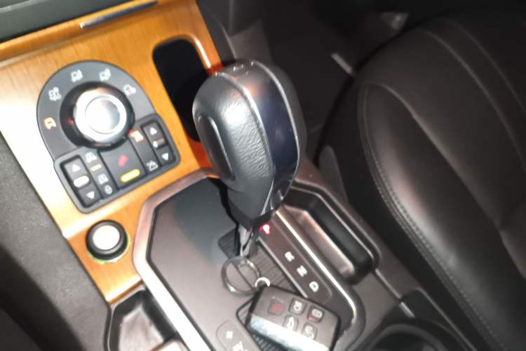 Used Land Rover Discovery 2011 5.0 V8 HSE Gear Lever