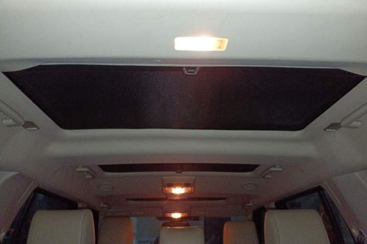Used Land Rover Discovery 2011 3.0 SDV6 HSE Diesel Version Headliner