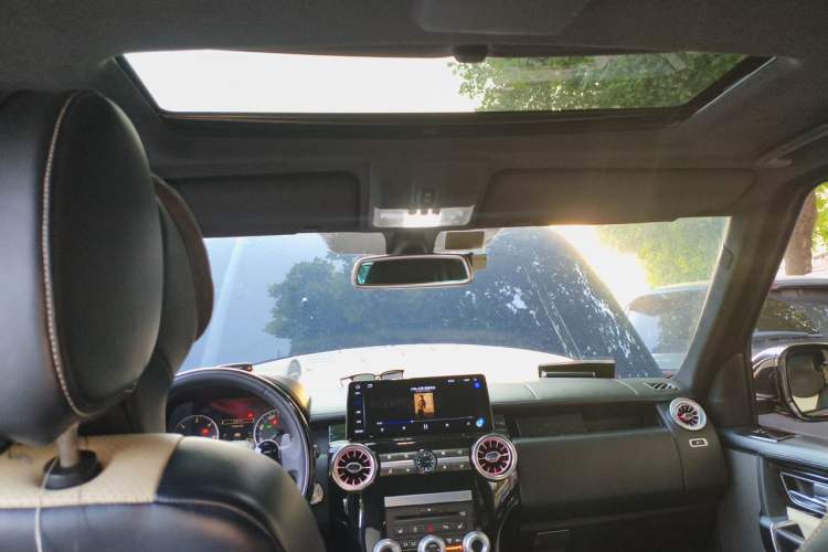 Used Land Rover Discovery 2011 3.0 SDV6 HSE Diesel Version Headliner