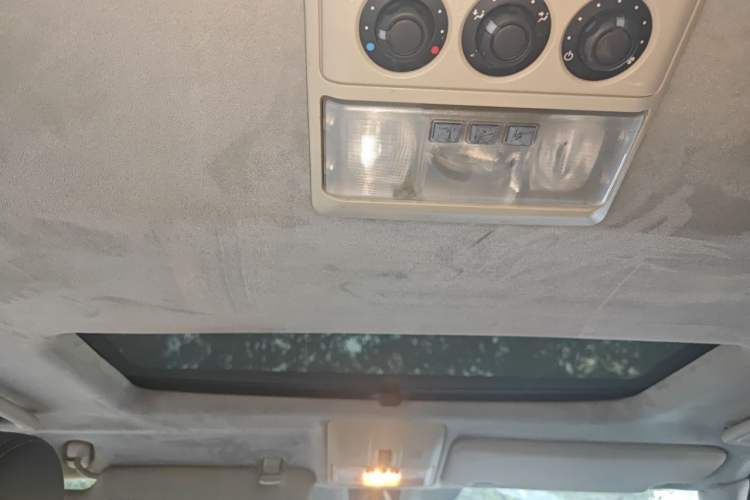 Used Land Rover Discovery 2011 3.0 SDV6 HSE Diesel Version Headliner