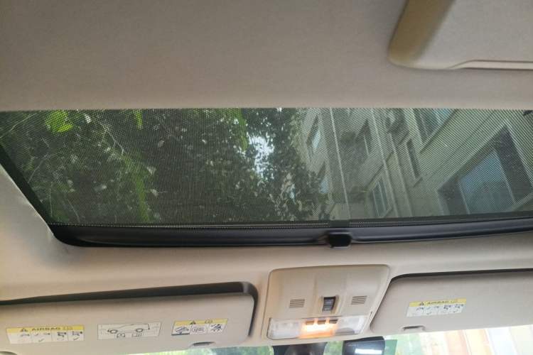 Used Land Rover Discovery 2011 3.0 SDV6 HSE Diesel Version Headliner