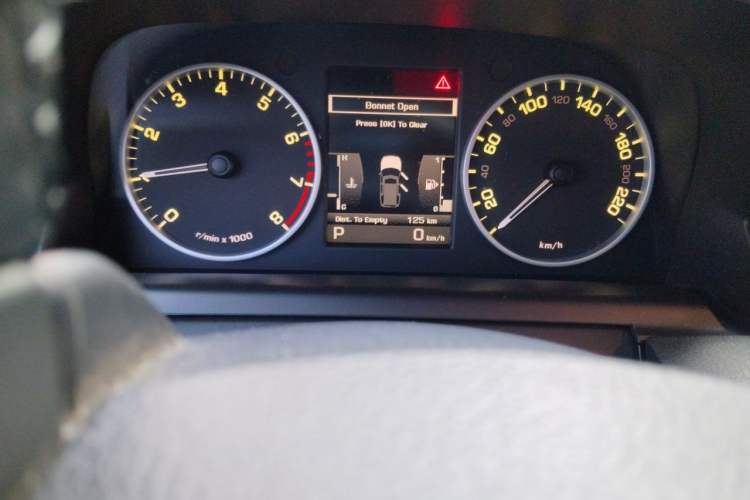 Used Land Rover Discovery 2011 5.0 V8 HSE Instrument Cluster