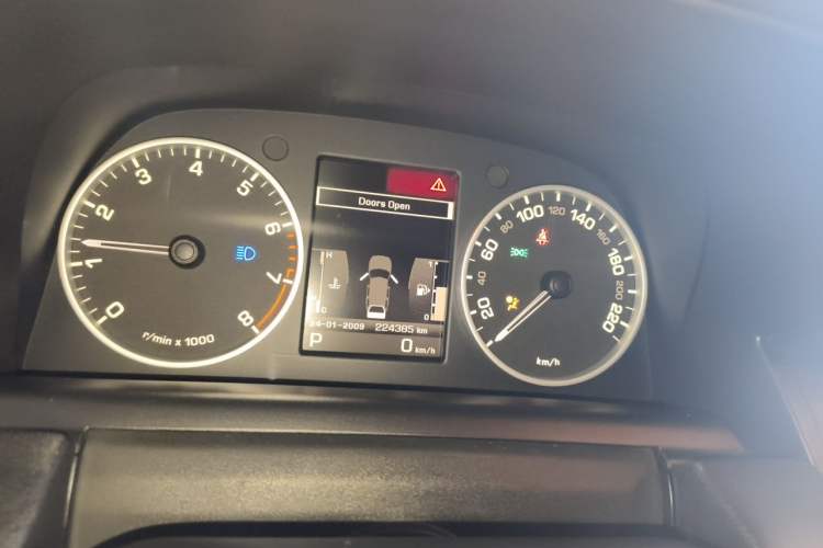 Used Land Rover Discovery 2011 5.0 V8 HSE Instrument Cluster