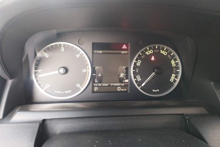 Used Land Rover Discovery 2011 3.0 SDV6 HSE Diesel Version Instrument Cluster