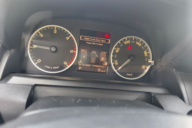 Used Land Rover Discovery 2011 3.0 SDV6 HSE Diesel Version Instrument Cluster