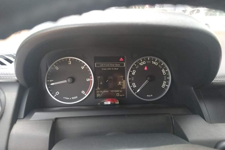 Used Land Rover Discovery 2011 3.0 SDV6 HSE Diesel Version Instrument Cluster