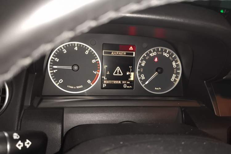 Used Land Rover Discovery 2011 5.0 V8 HSE Instrument Cluster