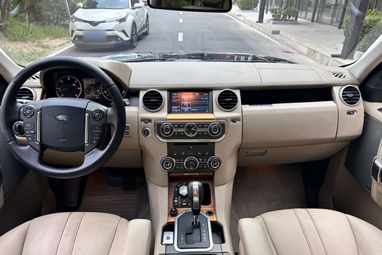 Used Land Rover Discovery 2011 3.0 SDV6 HSE Diesel Version Interior 11