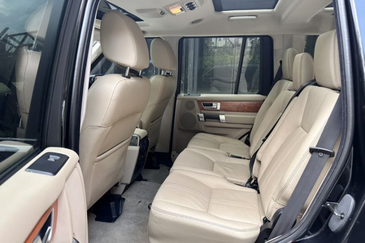 Used Land Rover Discovery 2011 3.0 SDV6 HSE Diesel Version Interior 12