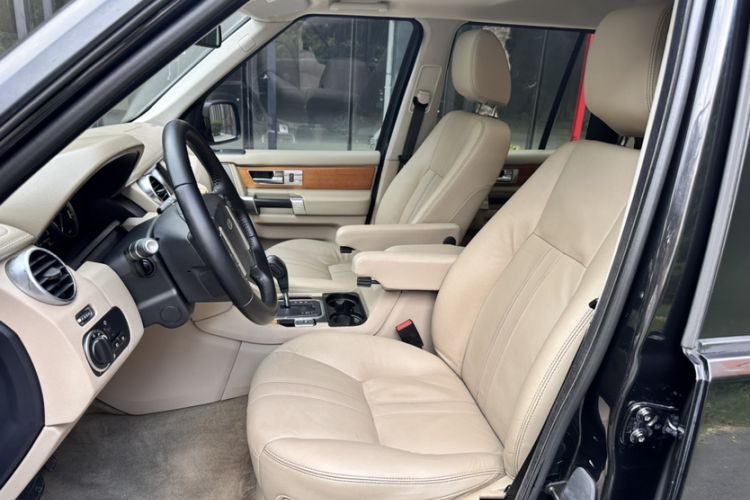 Used Land Rover Discovery 2011 3.0 SDV6 HSE Diesel Version Interior 2