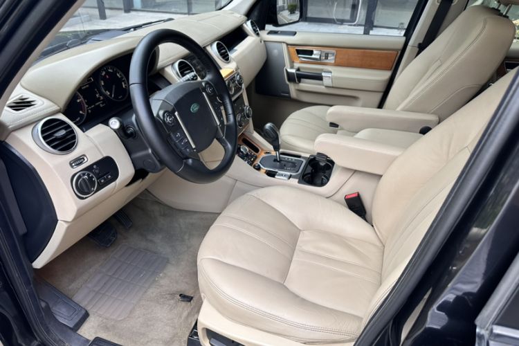 Used Land Rover Discovery 2011 3.0 SDV6 HSE Diesel Version Interior 3