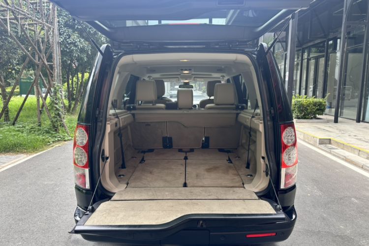 Used Land Rover Discovery 2011 3.0 SDV6 HSE Diesel Version Interior 6