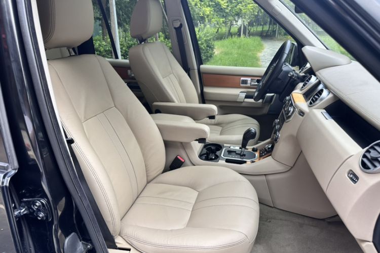 Used Land Rover Discovery 2011 3.0 SDV6 HSE Diesel Version Interior 8