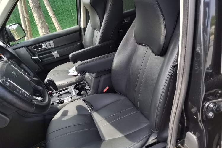 Used Land Rover Discovery 2011 3.0 SDV6 HSE Diesel Version Left Front Seat