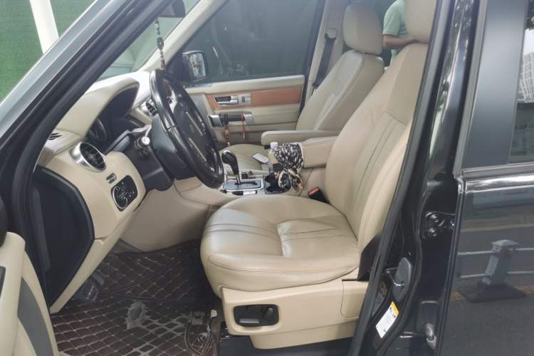 Used Land Rover Discovery 2011 3.0 SDV6 HSE Diesel Version Left Front Seat