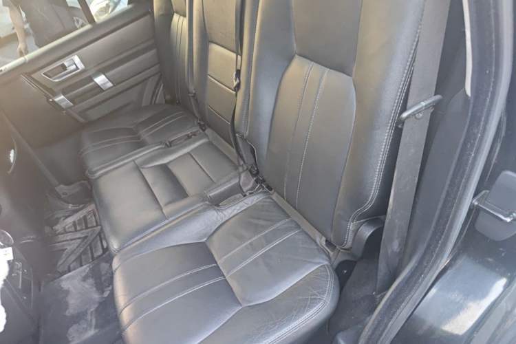 Used Land Rover Discovery 2011 3.0 SDV6 HSE Diesel Version Left Rear Seat