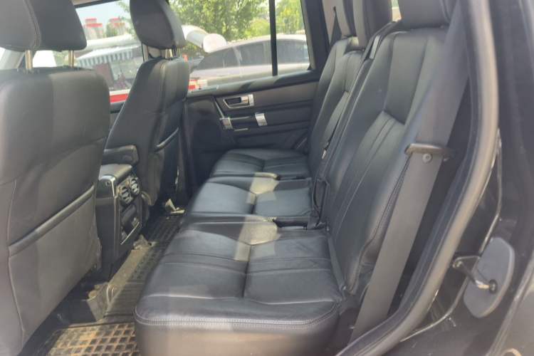 Used Land Rover Discovery 2011 3.0 SDV6 HSE Diesel Version Left Rear Seat