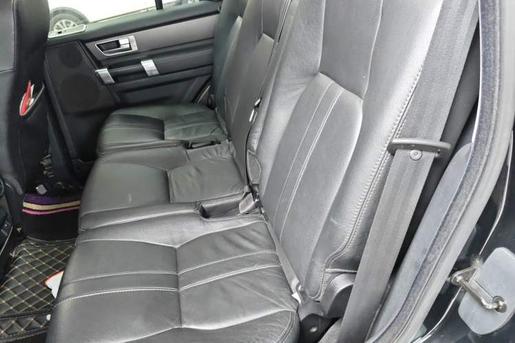Used Land Rover Discovery 2011 3.0 SDV6 HSE Diesel Version Left Rear Seat