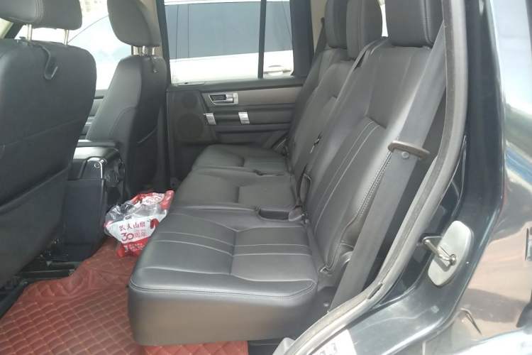 Used Land Rover Discovery 2011 3.0 SDV6 HSE Diesel Version Left Rear Seat