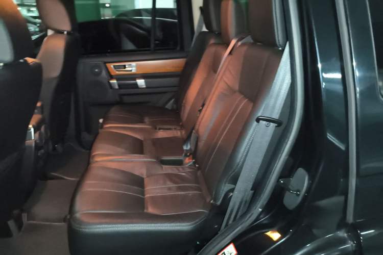 Used Land Rover Discovery 2011 5.0 V8 HSE Left Rear Seat