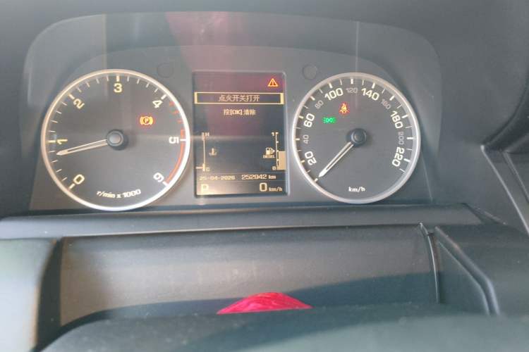 Used Land Rover Discovery 2011 3.0 SDV6 HSE Diesel Version Odometer Close Up