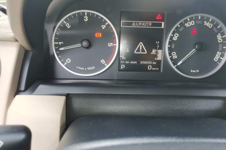 Used Land Rover Discovery 2011 3.0 SDV6 HSE Diesel Version Odometer Close Up