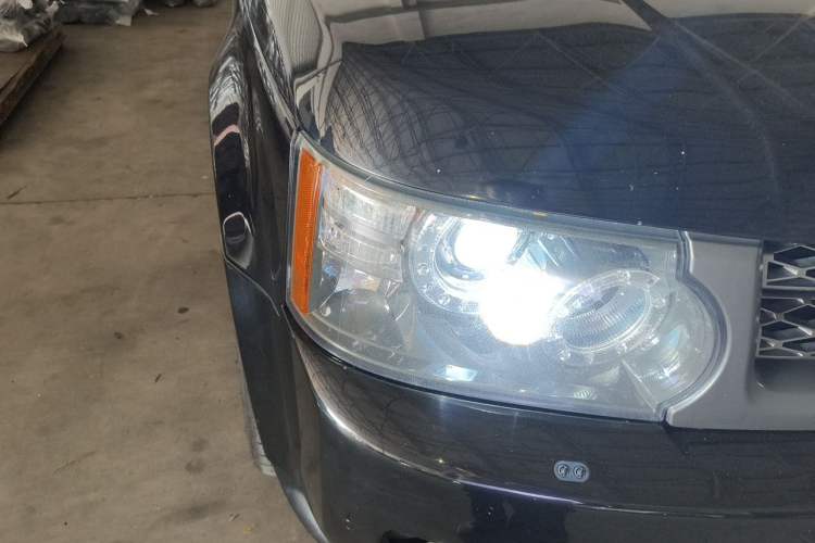Used Land Rover Discovery 2011 5.0 V8 HSE Right Front Headlight