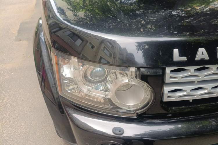 Used Land Rover Discovery 2011 3.0 SDV6 HSE Diesel Version Right Front Headlight