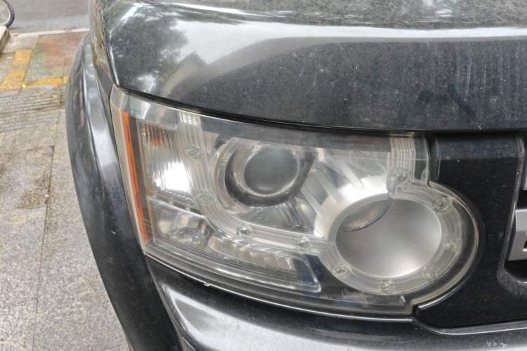 Used Land Rover Discovery 2011 3.0 SDV6 HSE Diesel Version Right Front Headlight