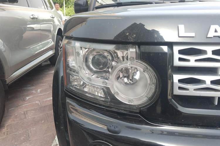 Used Land Rover Discovery 2011 3.0 SDV6 HSE Diesel Version Right Front Headlight