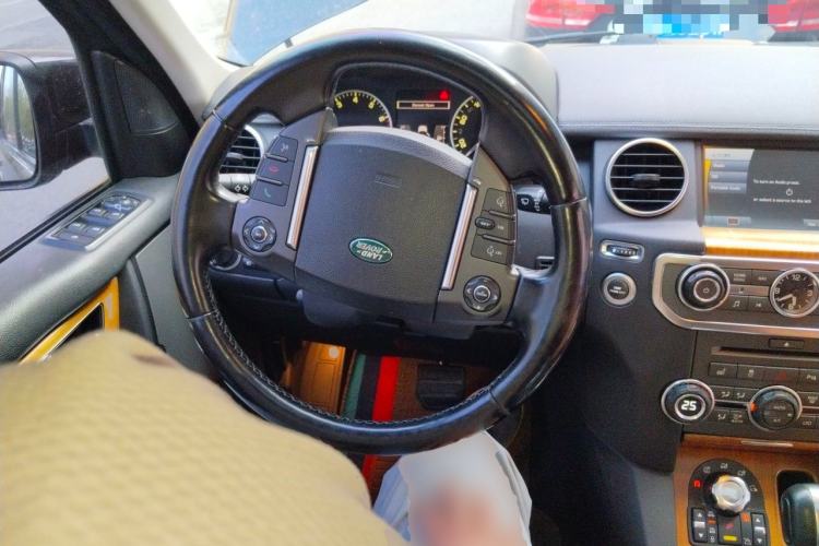 Used Land Rover Discovery 2011 5.0 V8 HSE Steering Wheel