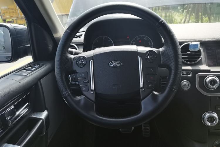 Used Land Rover Discovery 2011 3.0 SDV6 HSE Diesel Version Steering Wheel