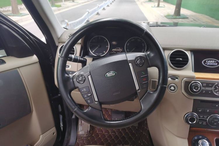 Used Land Rover Discovery 2011 3.0 SDV6 HSE Diesel Version Steering Wheel